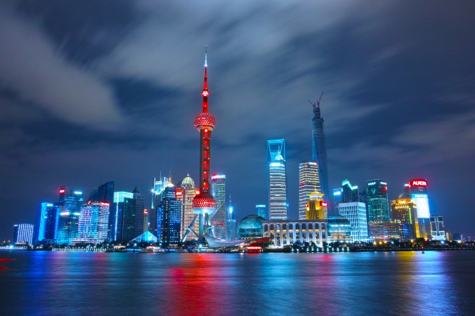 night-skyline-with-bright-lights-in-shanghai-china
